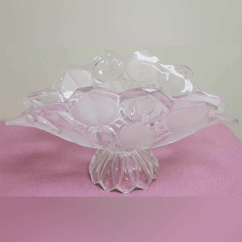 Elegant Clear Glass Bowl - Picture 4 of 6